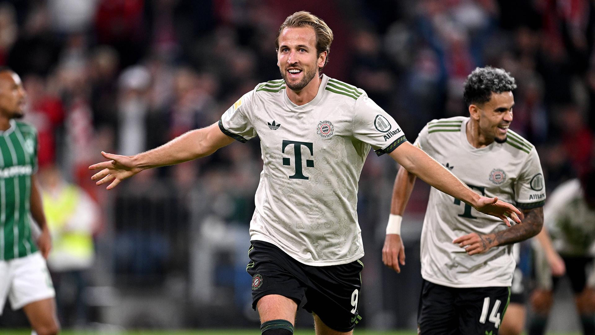 Münchens Harry Kane jubelt nach seinem Tor zum 3:0 gegen Werder Bremen.