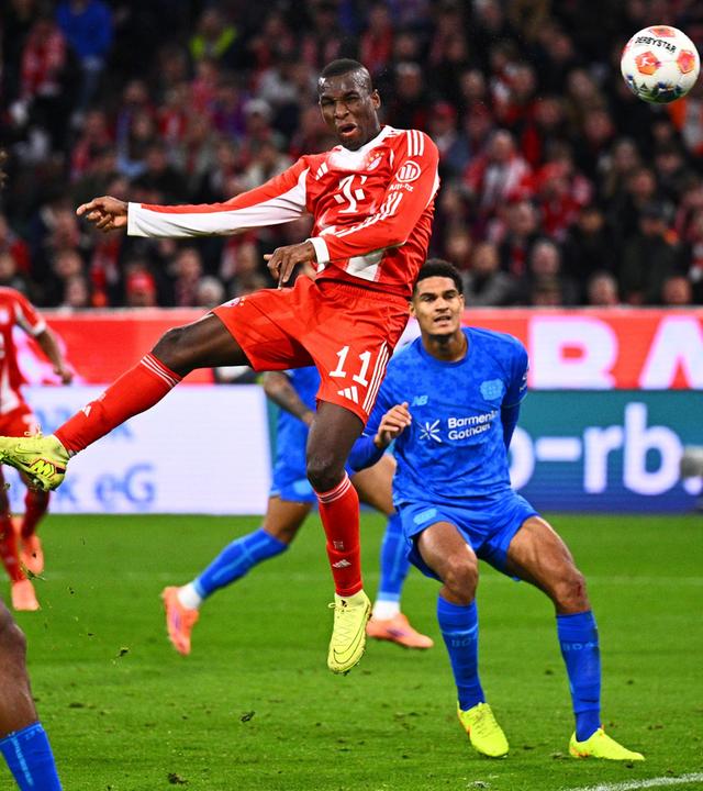 Nicolas Jackson erzielt das Tor zum 2:0 gegen Bayer 04 Leverkusen.