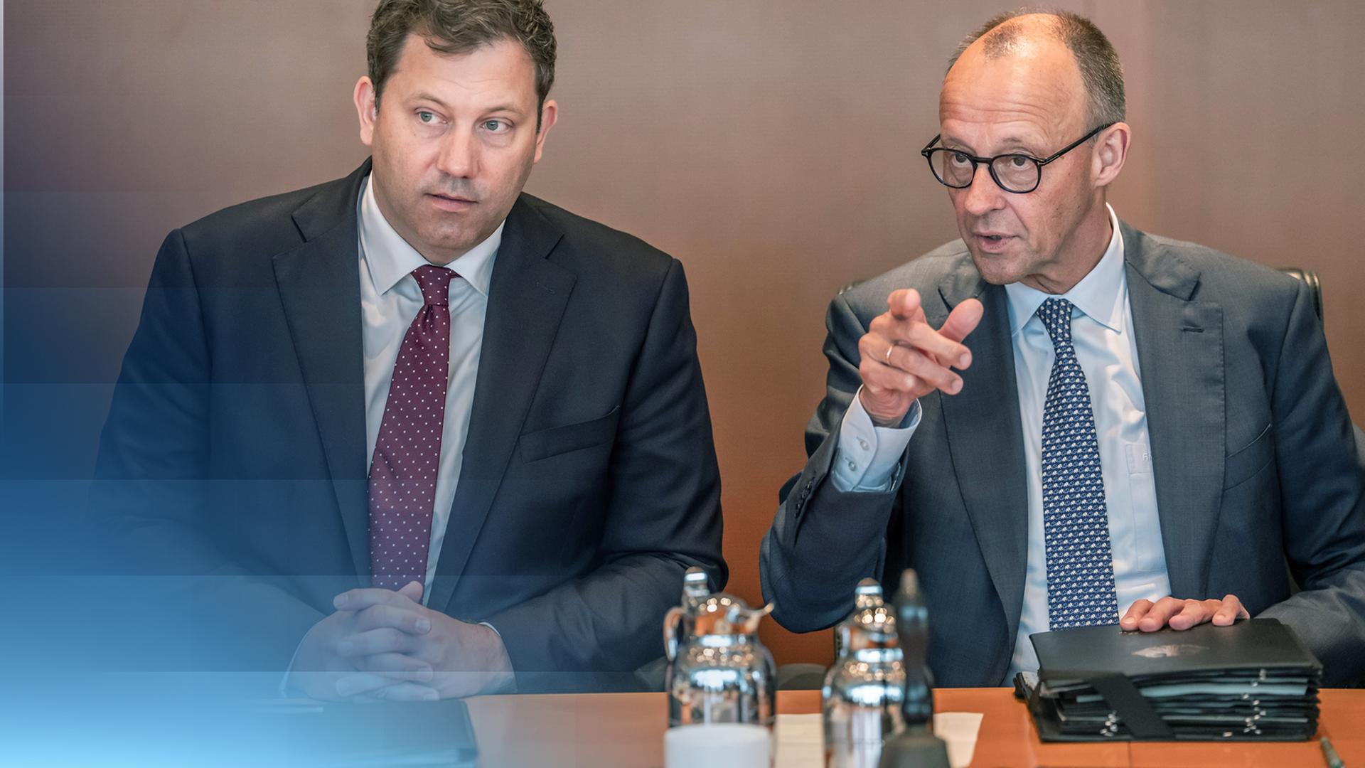 Vizekanzler Lars Klingbeil neben Bundeskanzler Friedrich Merz.