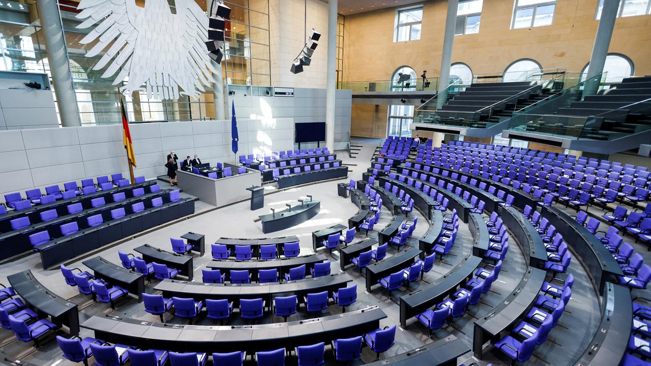Waffen für Kiew, Bundeswehr-Aufrüstung: Debatte im Bundestag