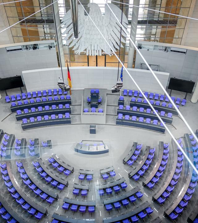 Blick in den Plenarsaal des Bundestags