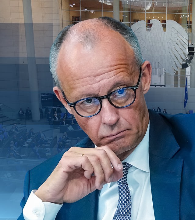 Ein Bild von Friedrich Merz in dunkelblauem Anzug vor einem Bild des Bundestags.