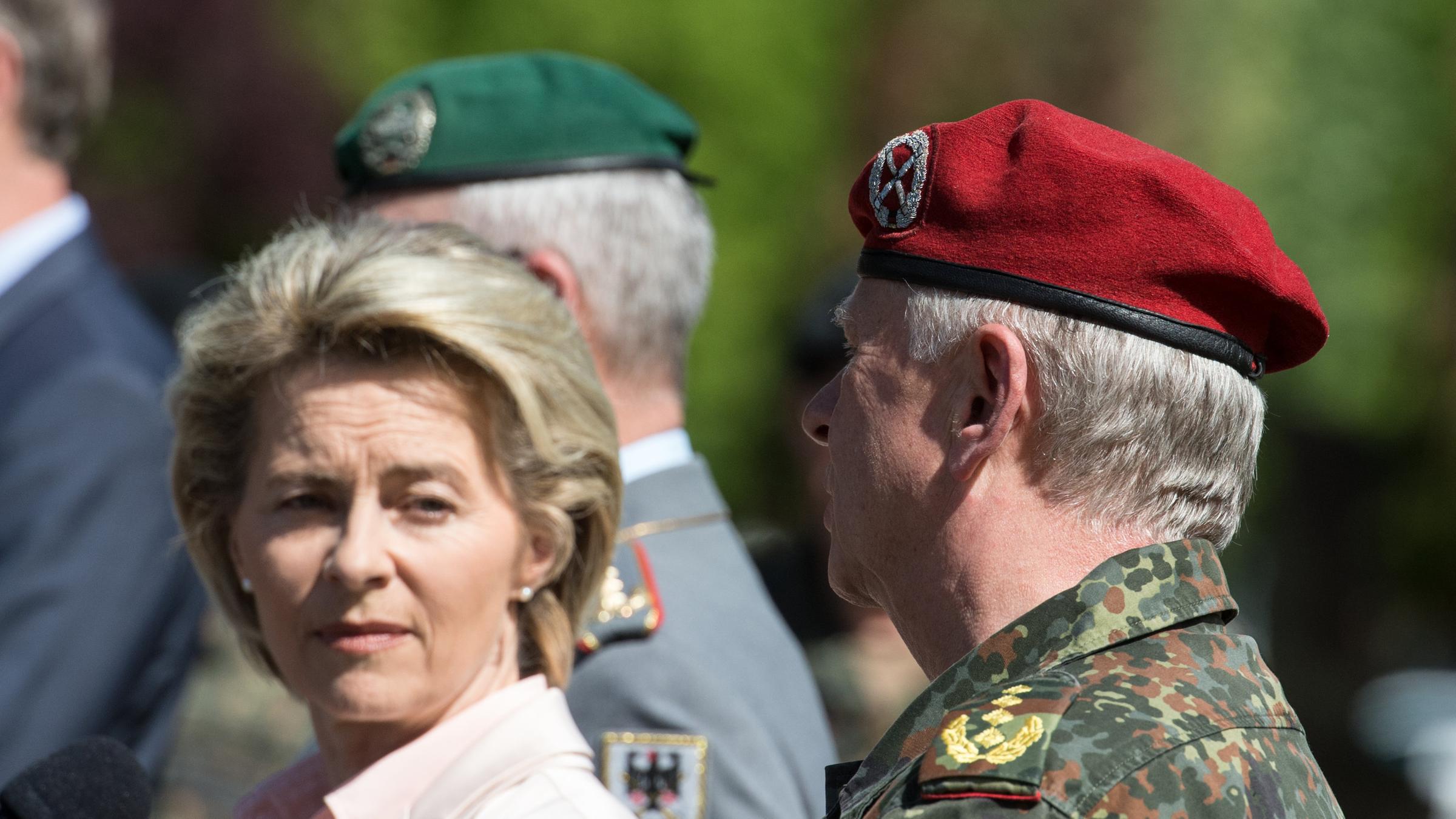 bundesverteidigungsministerin von der leyen  in illkirch