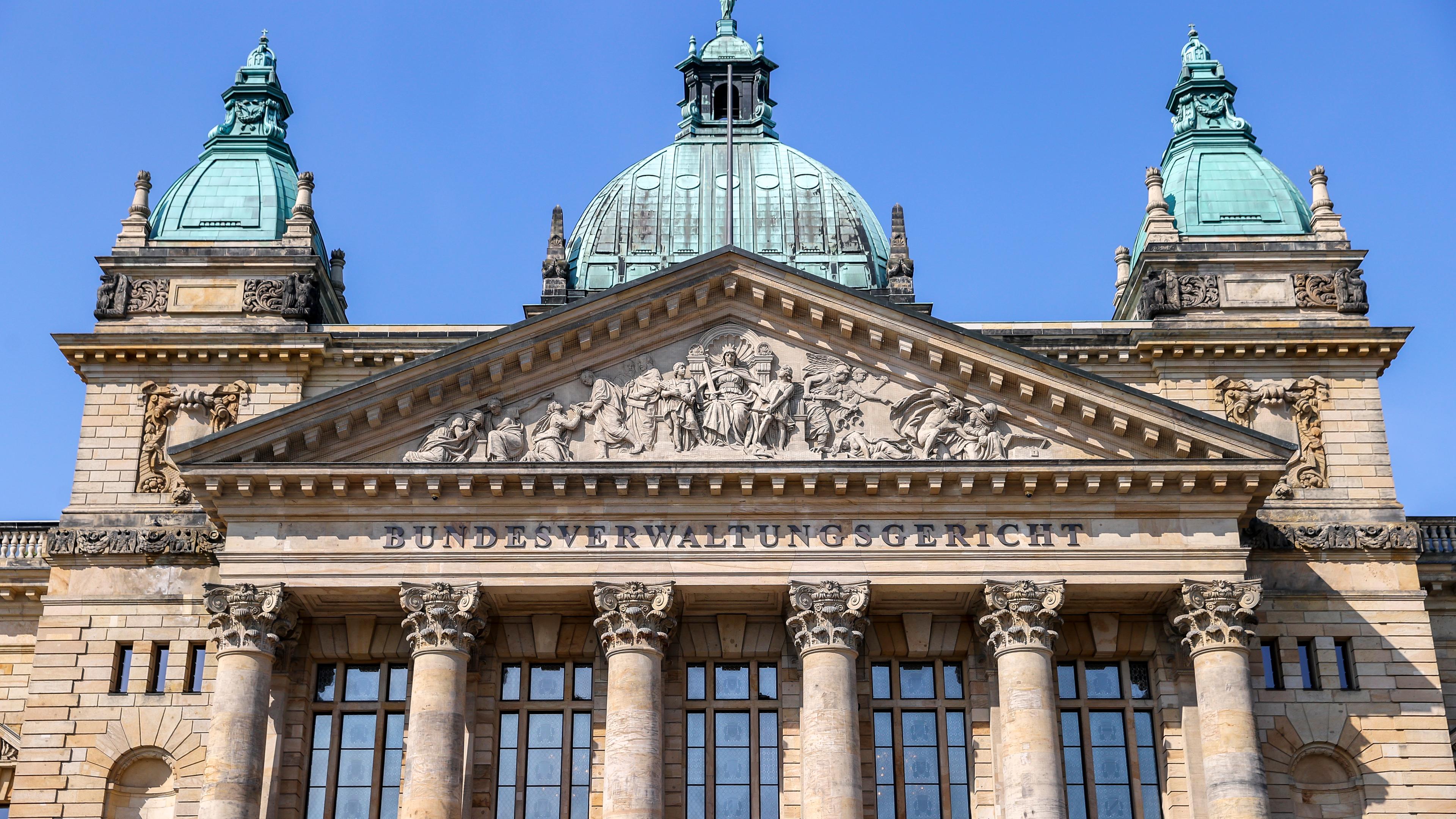Eine ehemalige Kanutin aus der DDR hat vor dem Bundesverwaltungsgericht Leipzig gegen Zwangsdoping geklagt und fordert Entschädigung.