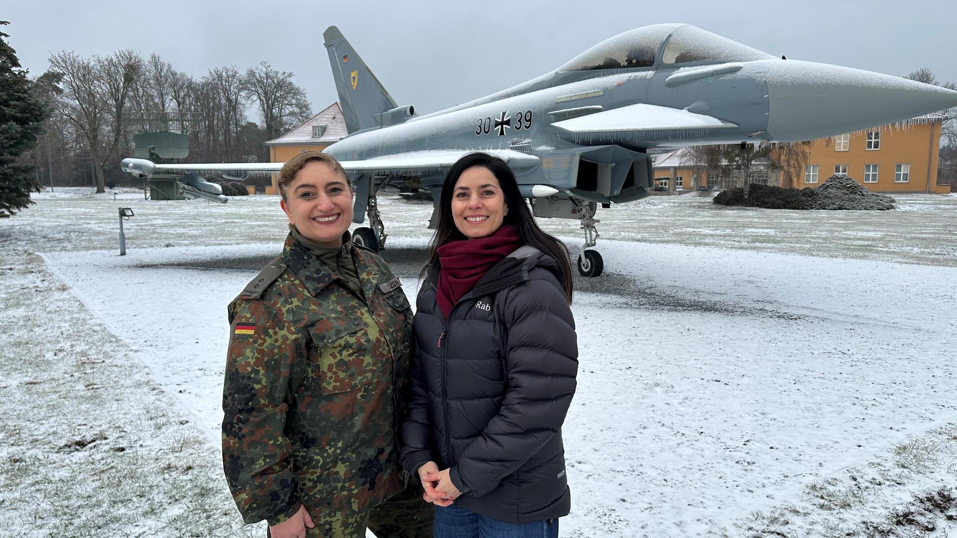 Hülya Süzen, Offizierin bei der Bundeswehr und "Forum"-Moderatorin Dilek Üsük