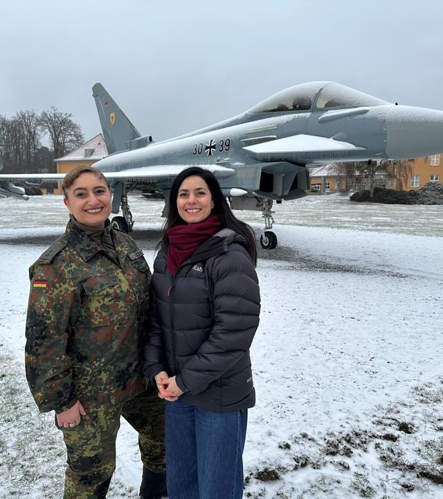 Hülya Süzen, Offizierin bei der Bundeswehr und "Forum"-Moderatorin Dilek Üsük