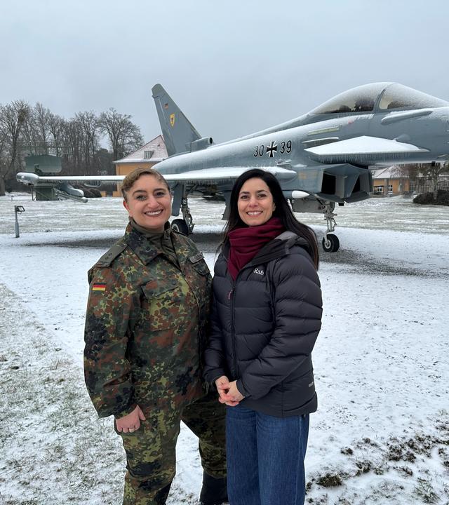 Hülya Süzen, Offizierin bei der Bundeswehr und "Forum"-Moderatorin Dilek Üsük