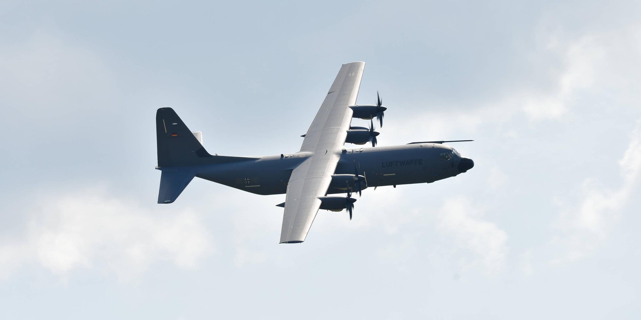 Bundeswehr Transportflugzeug C-130 J Super Hercules