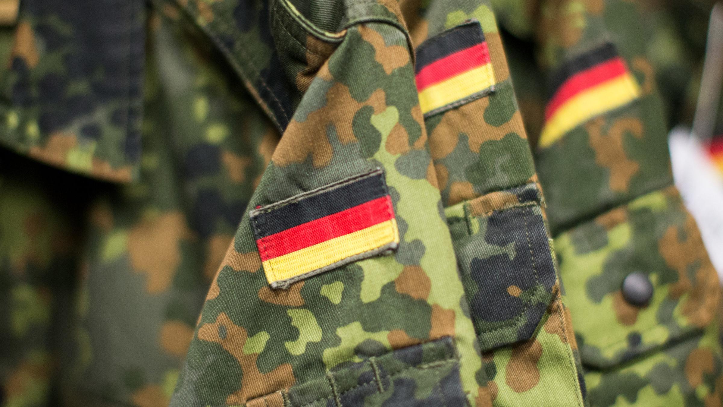 Бундесвер военные. Бундесвер ФРГ. Армия Германии Бундесвера. Солдат Бундесвера. Форма армии Бундесвера 2020.