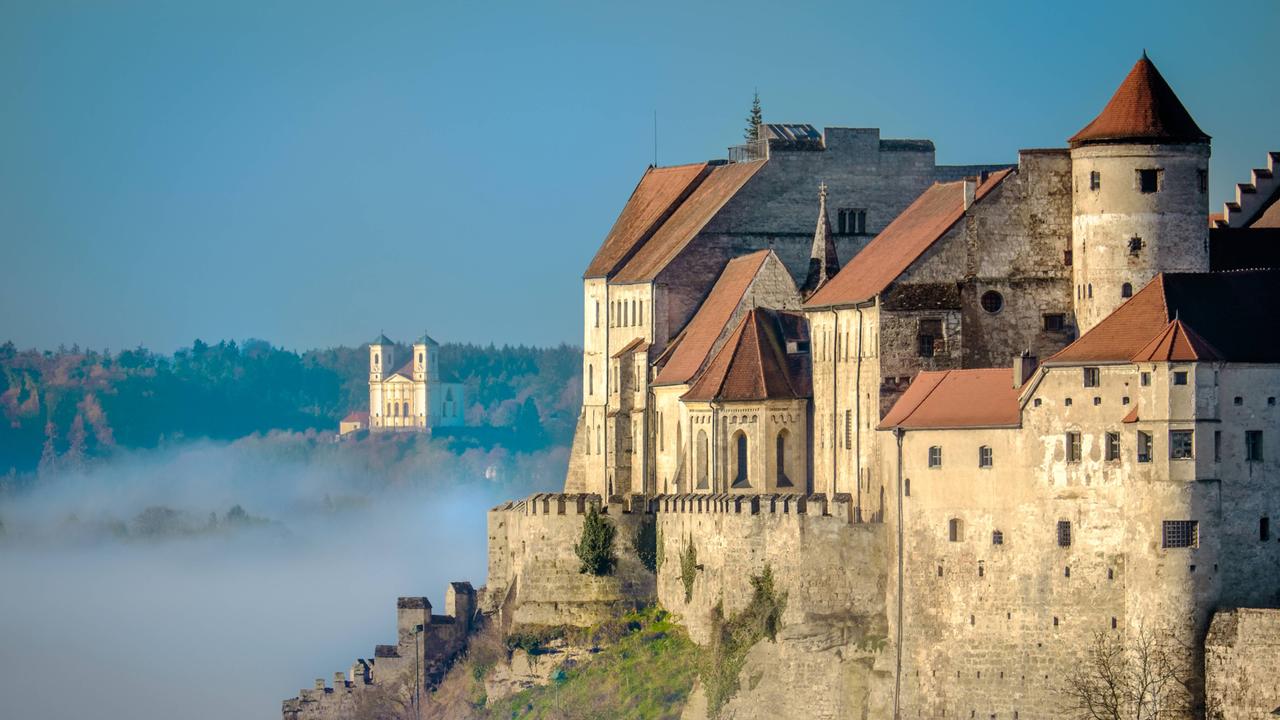 EXTRA: Neues Leben auf der Burg - ZDFmediathek