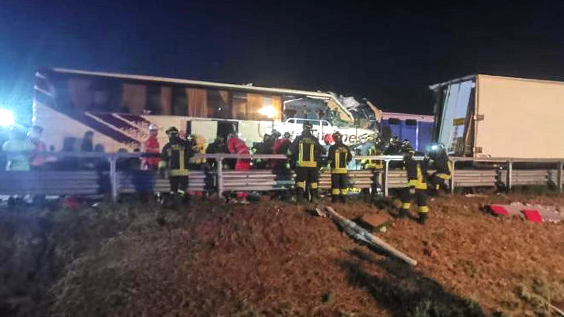 Verunglückter Bus in Norditalien