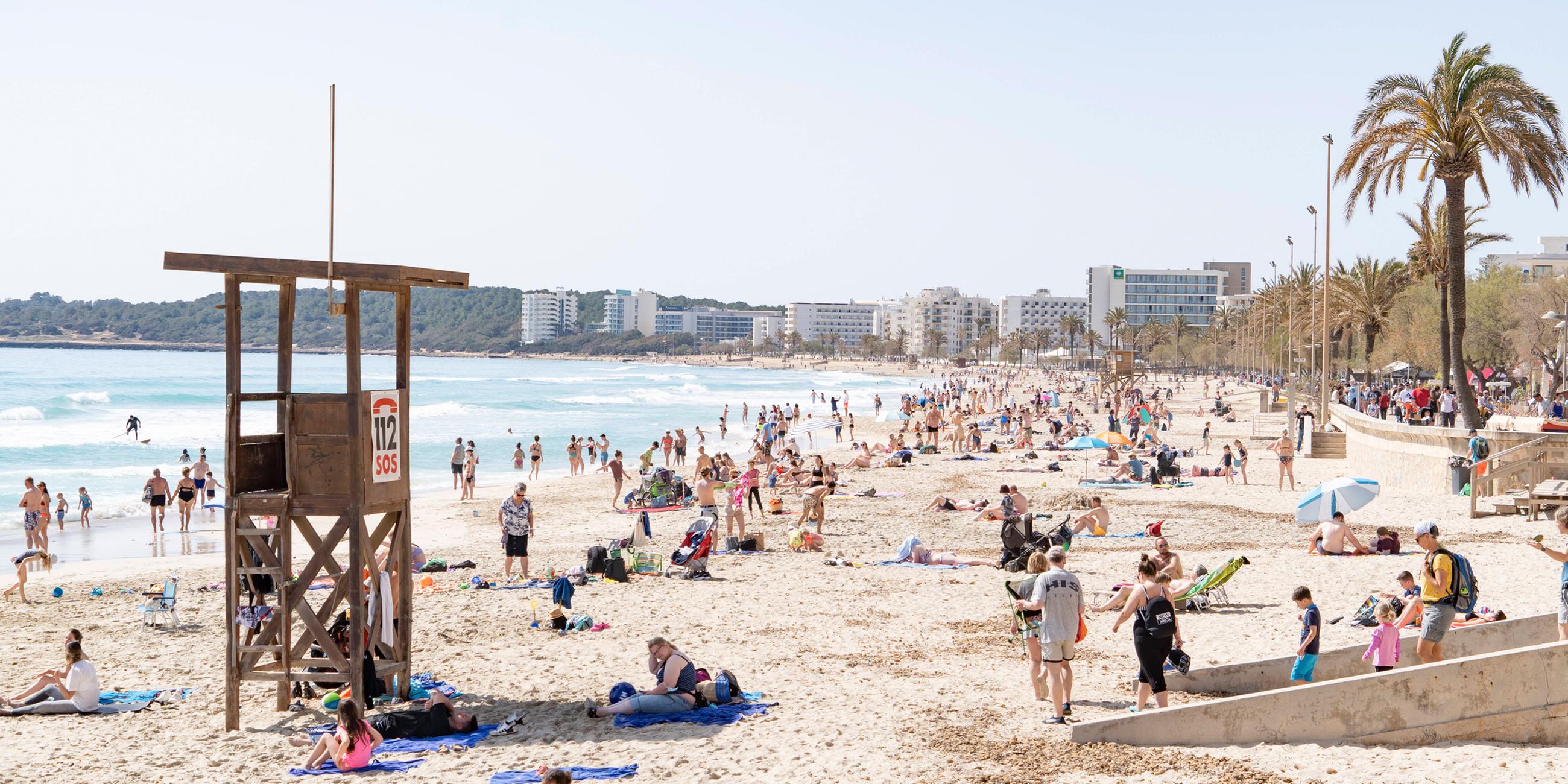 Archiv: Der Strand von cala millor auf Mallorca.