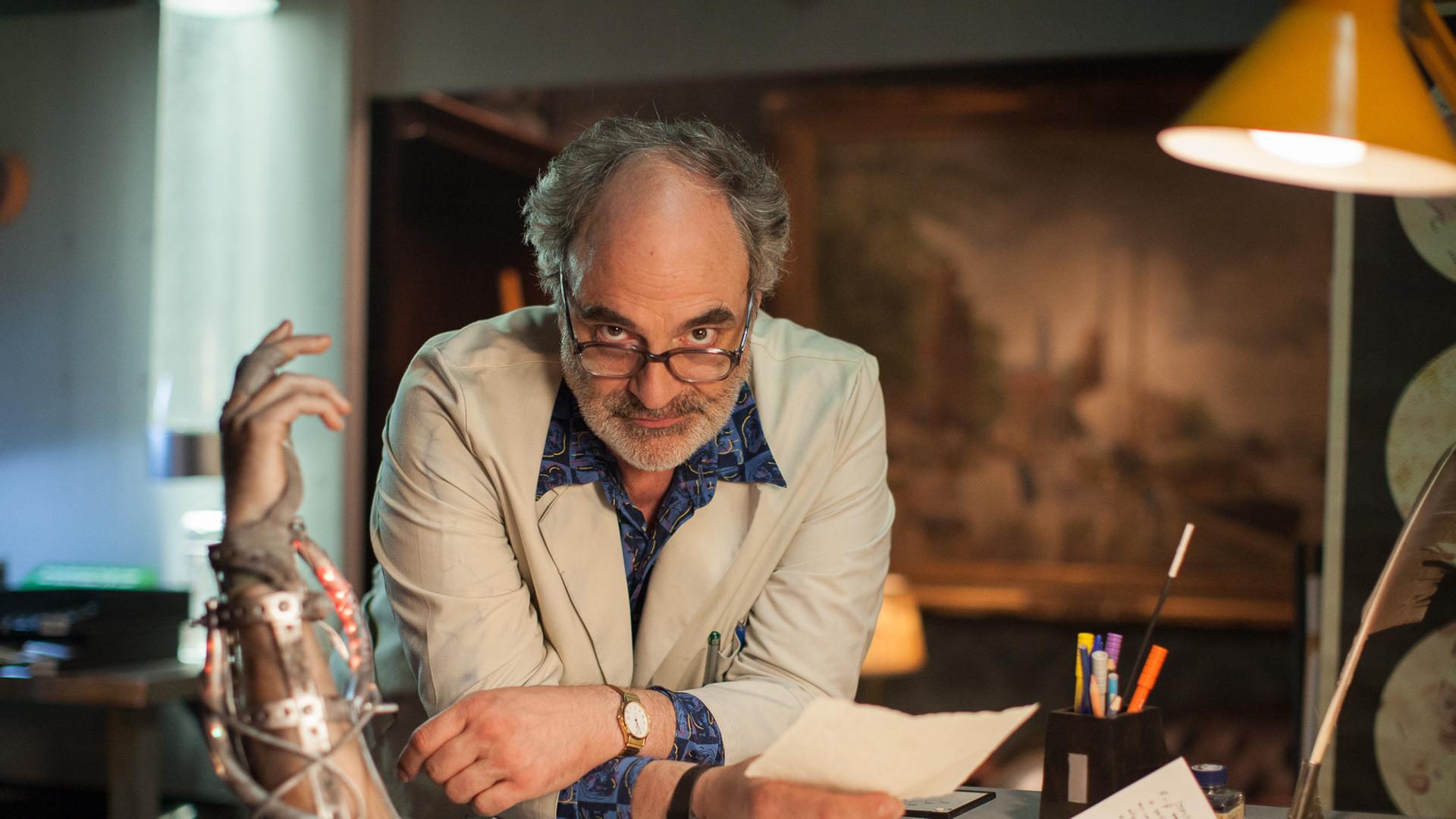 William Cohn als Mr. Brain