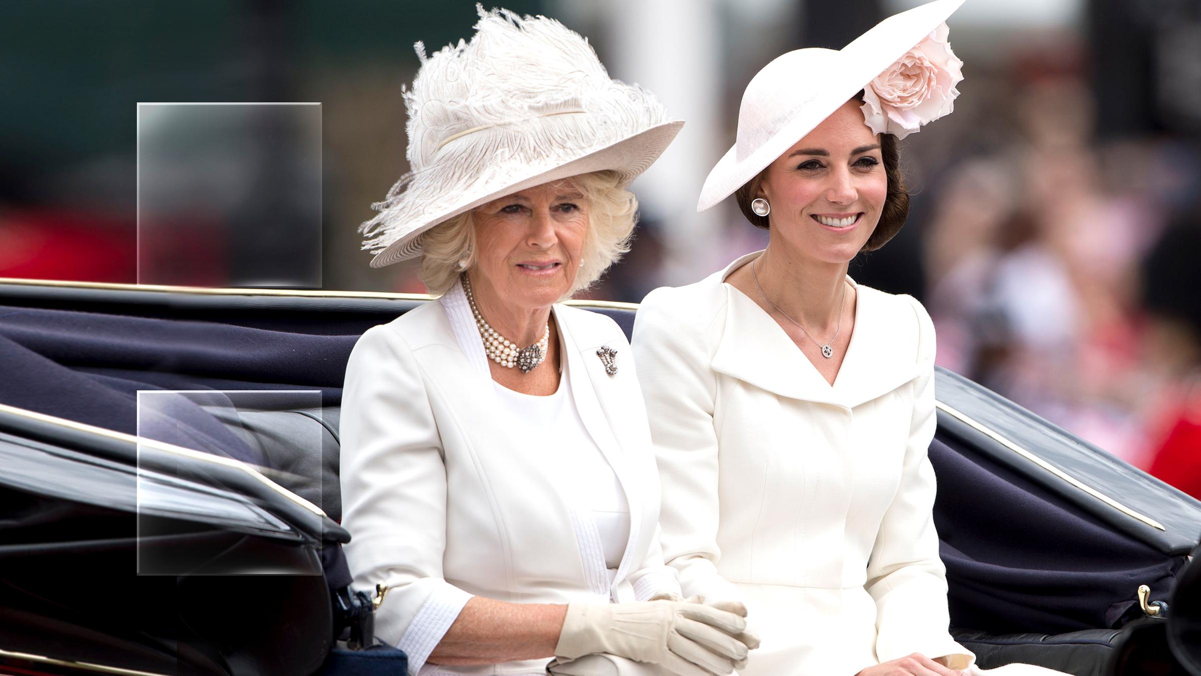 Camilla von Großbritannien und Catherine von Großbritannien in einer Kutsche