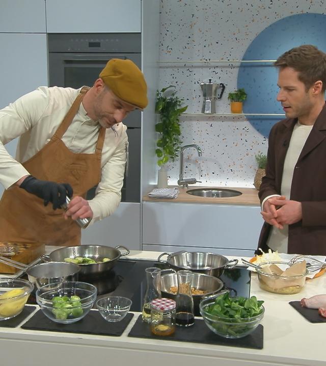 Carsten Goms und Florian Weiss in der "Volle Kanne" Küche