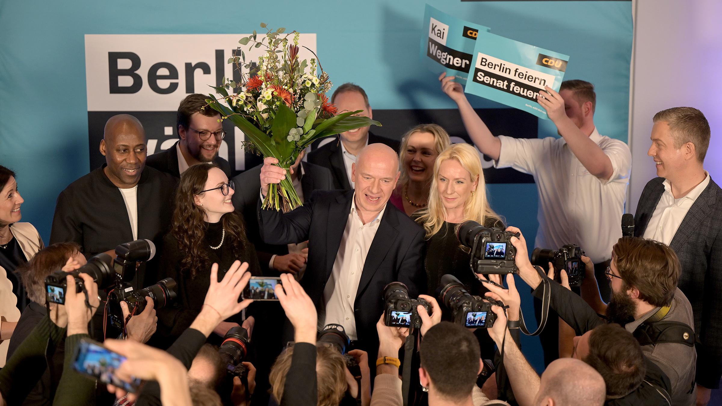 Kai Wegner lässt sich feiern