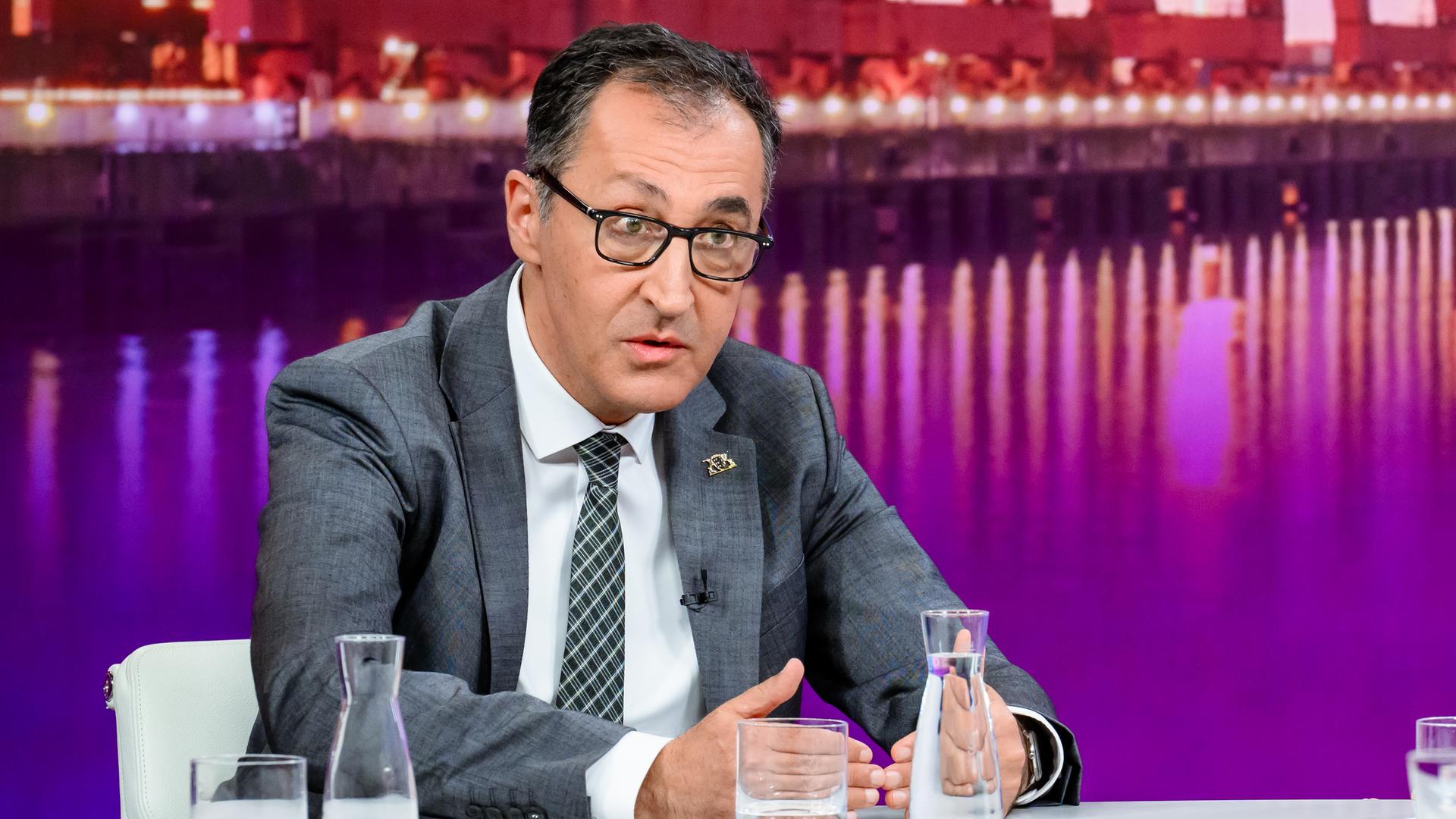 Cem Özdemir bei Maybrit Illner am 10. September 2026