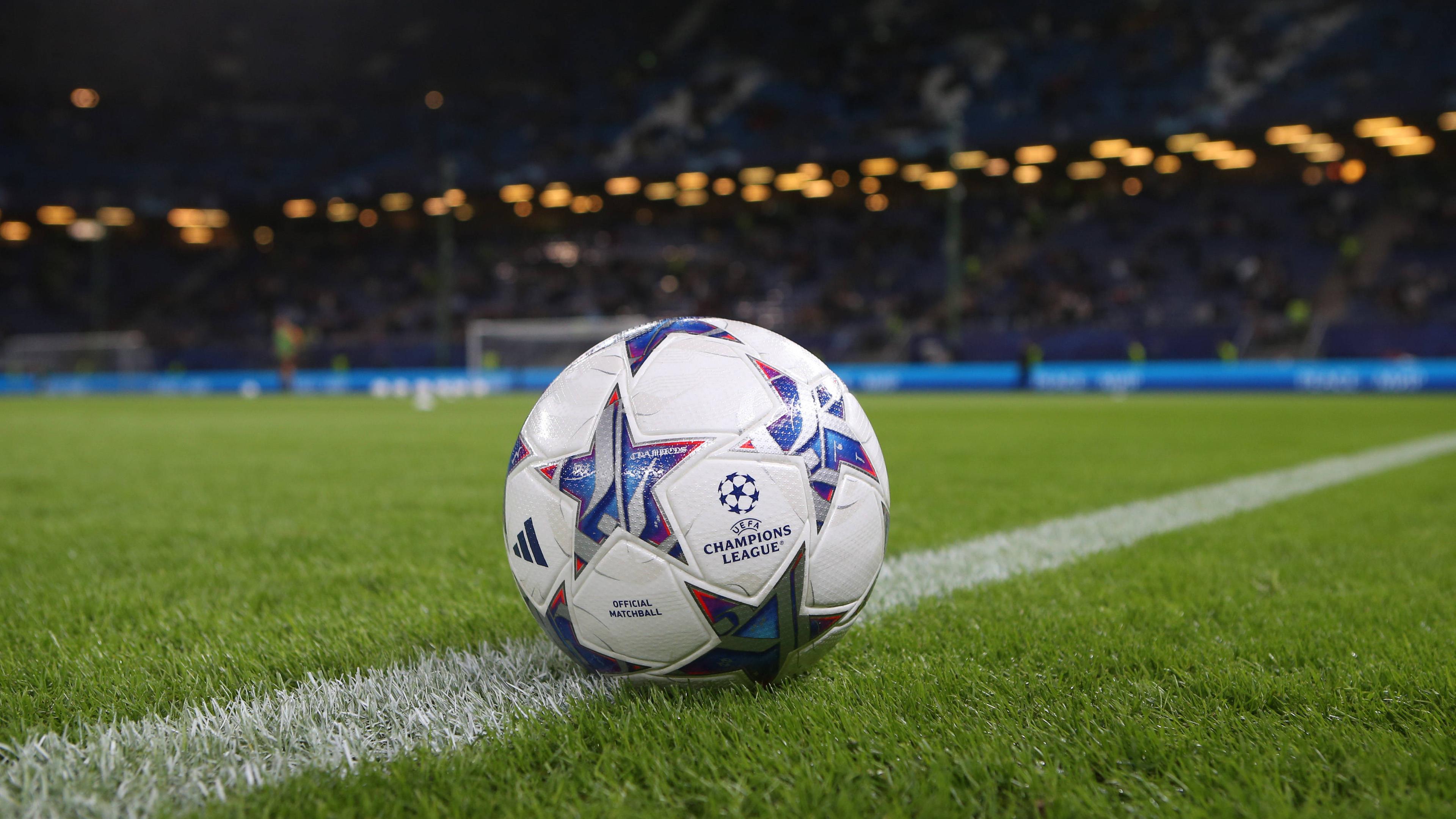 Der Spielball der Champions League am 19.09.23 in Hamburg.