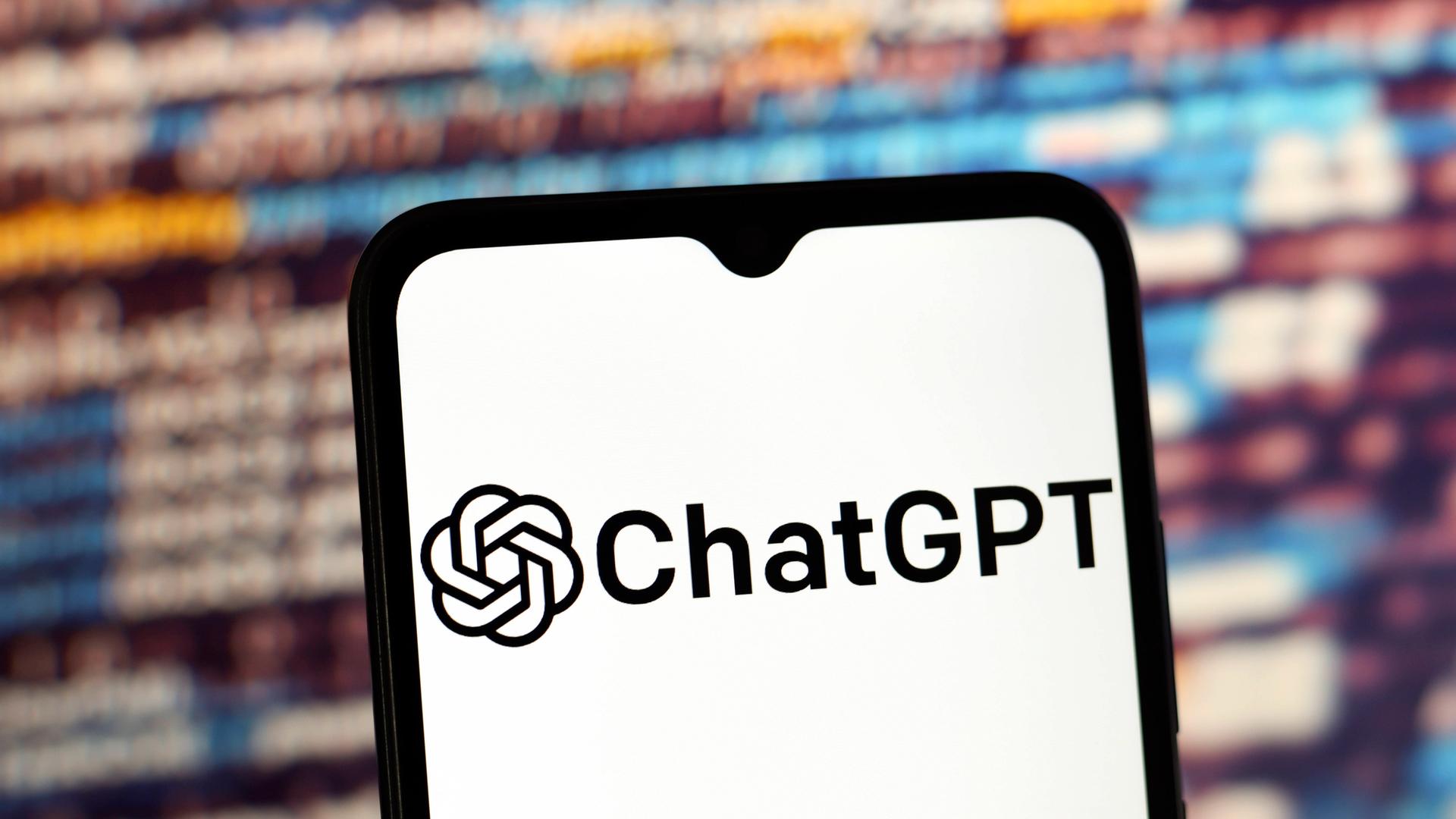 ChatGPT-Logo auf Smartphone