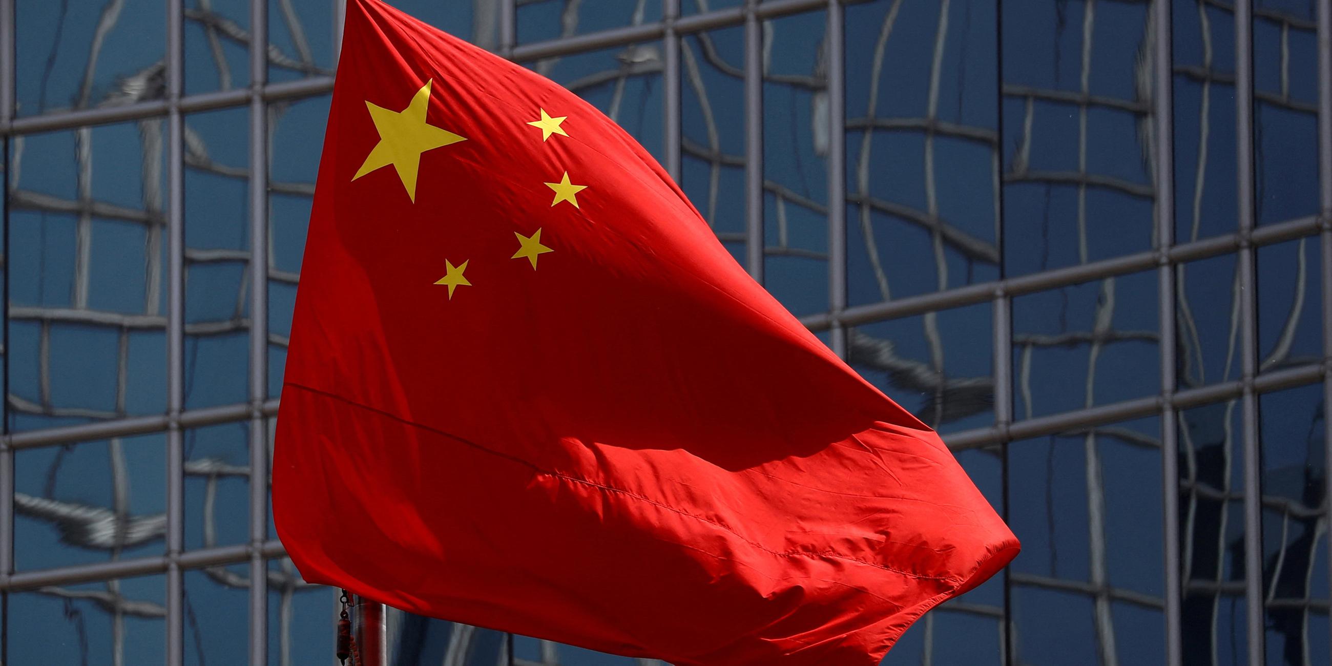 Die chinesische Nationalflagge in Peking, China