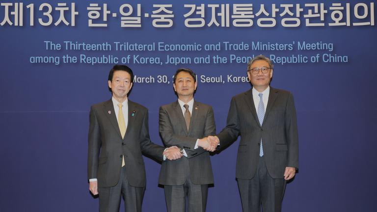 Trade ministers from Japan, South Korea, and China meet in Seoul.