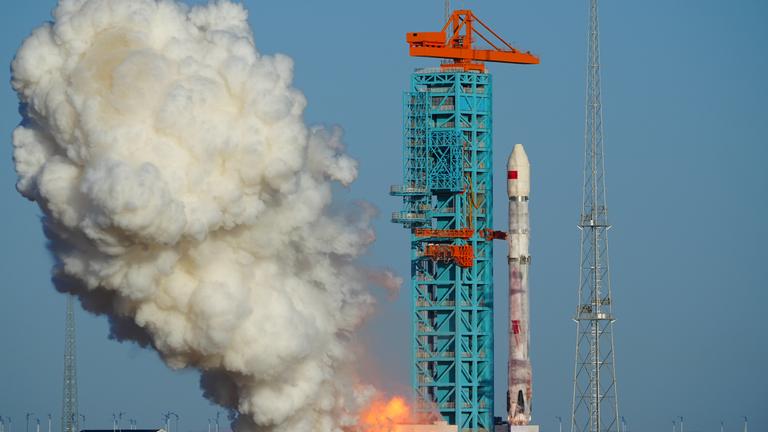 Die Rakete «Zhuque-3 Y2» startet in der kommerziellen Raumfahrt-Testzone Dongfeng im Nordwesten Chinas. 