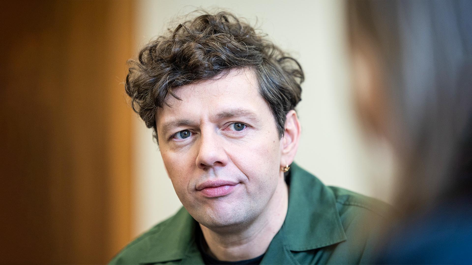 Christian Friedel moderiert den Deutschen Filmpreis