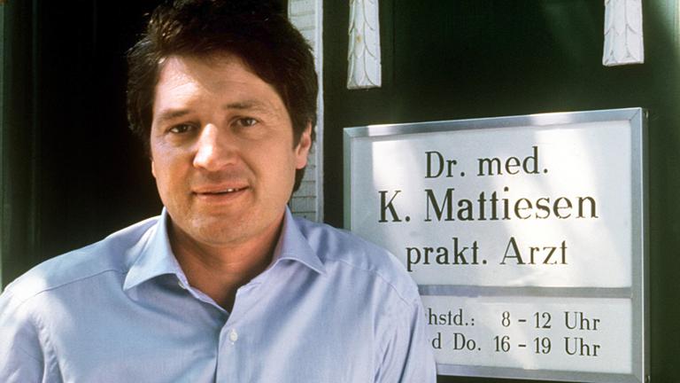 Christian Quadflieg in seiner Rolle als Dr. Mattiesen.