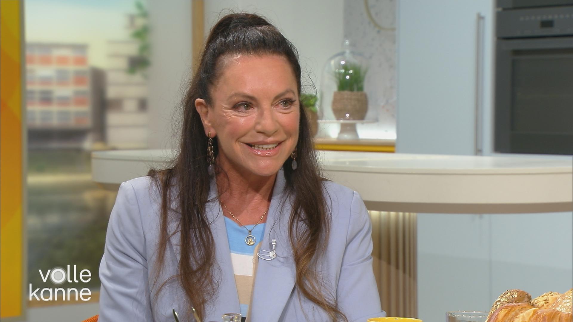 Schauspielerin Christine Neubauer im Gespräch bei "Volle Kanne".