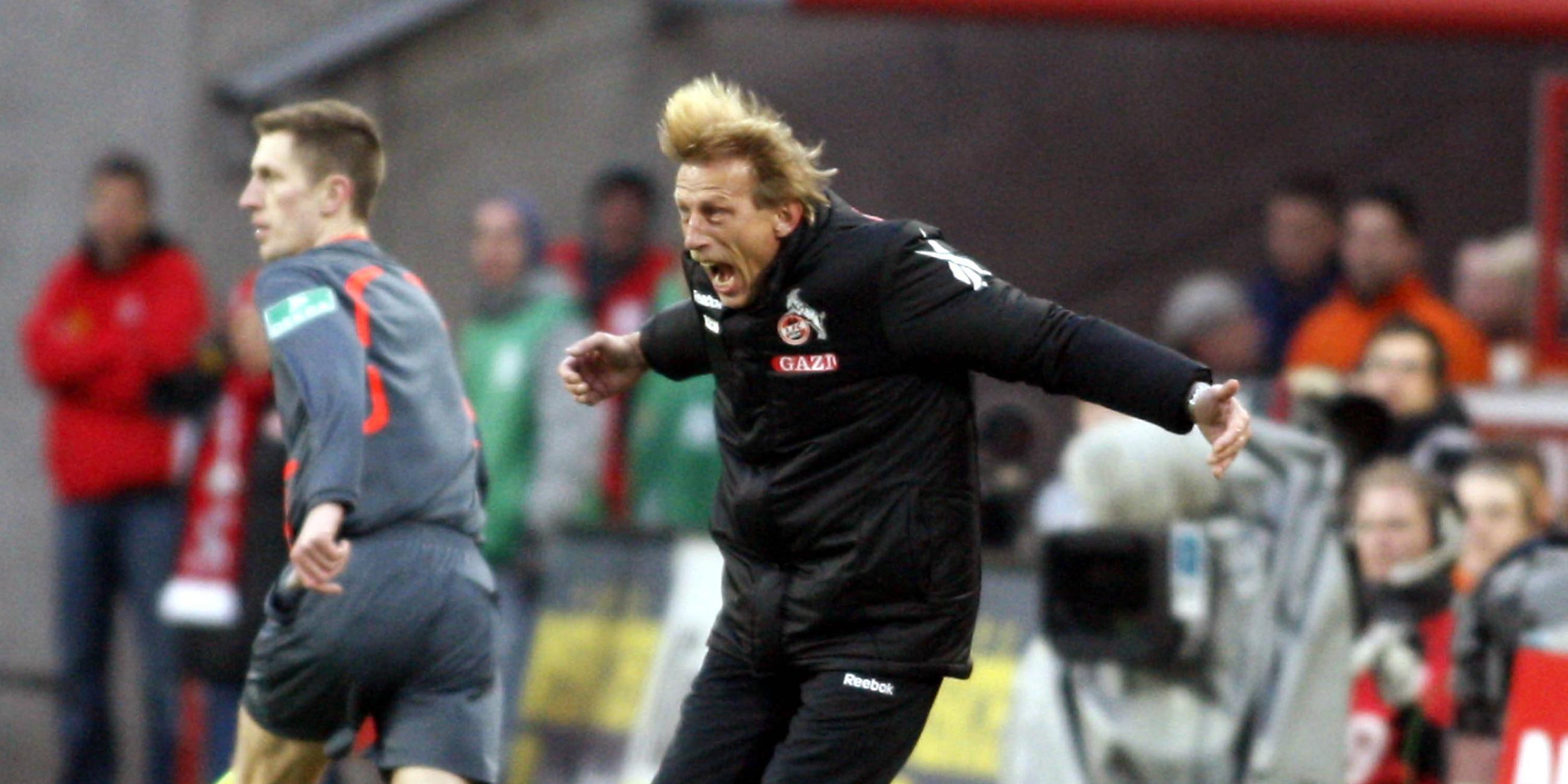 Leidenschaftlicher Christoph Daum am Spielfeldrand als Trainer des 1. FC Köln zwischen 2006 und 2009