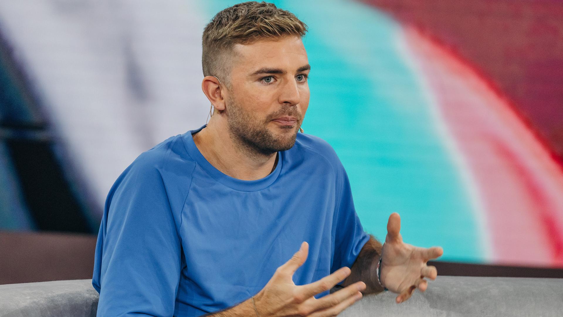 Christoph Kramer gestikuliert.