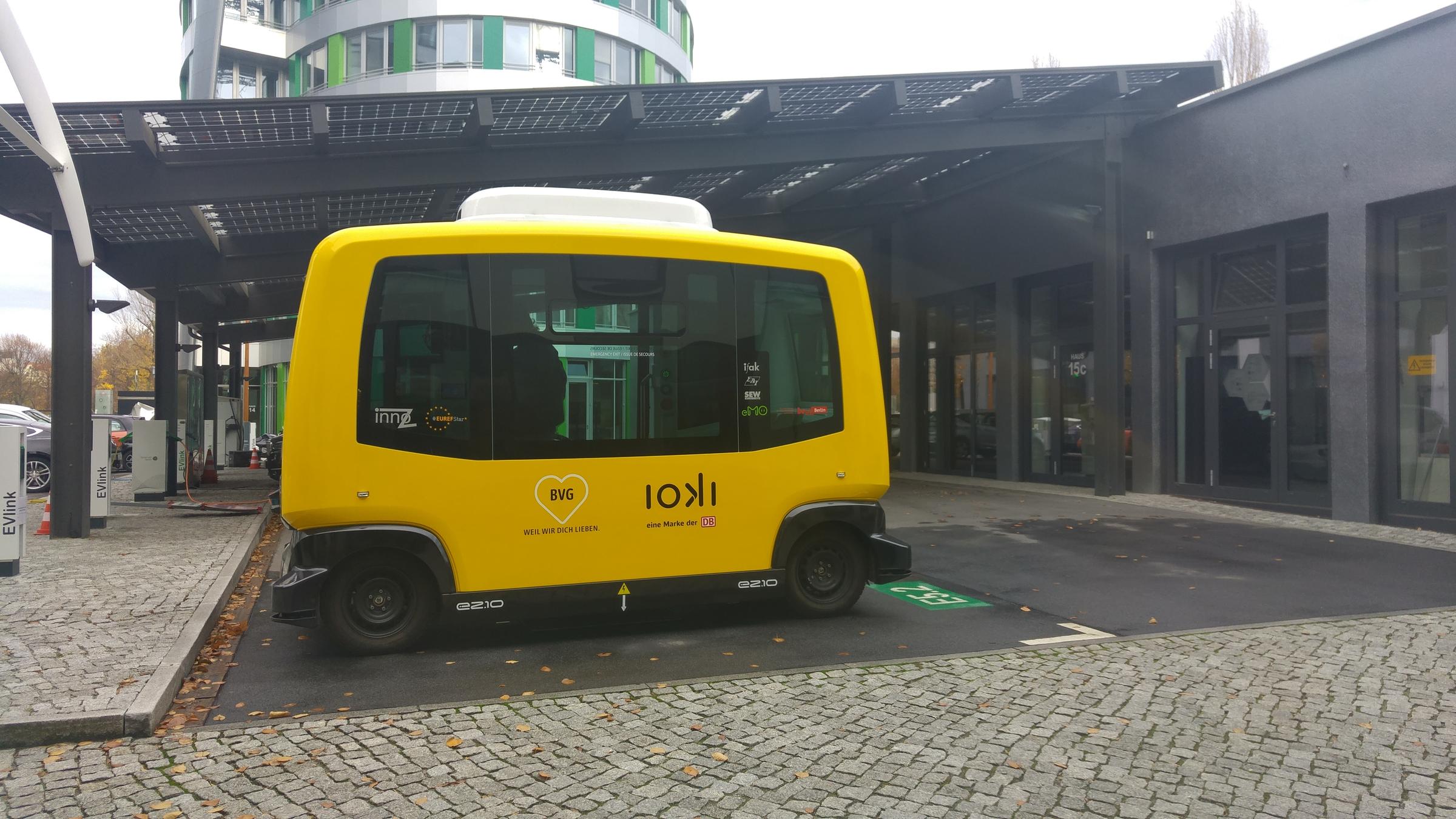 "planet e.: Auto adé! Wie es auch ohne geht": Ein selbstfahrender Shuttlebus im Testbetrieb.