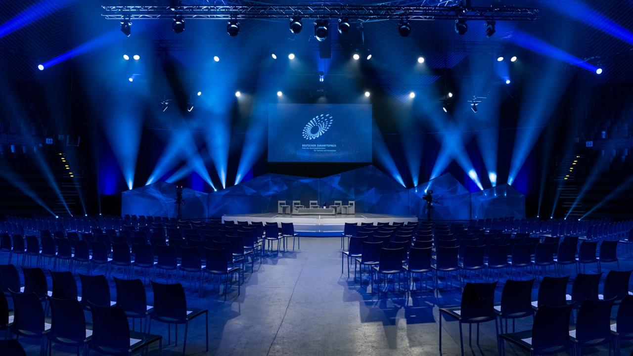 "Deutscher Zukunftspreis 2019 – Preis des Bundespräsidenten für  Technik und Innovation": Innenansicht Tempodrom Berlin