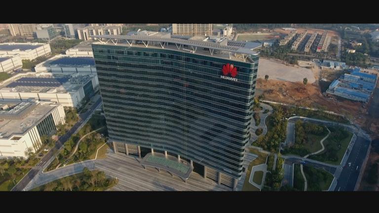 "Weltmacht Huawei – Hightech-Riese unter Spionageverdacht": Luftbild von der Huawei-Firmenzentrale in Shenzhen.
