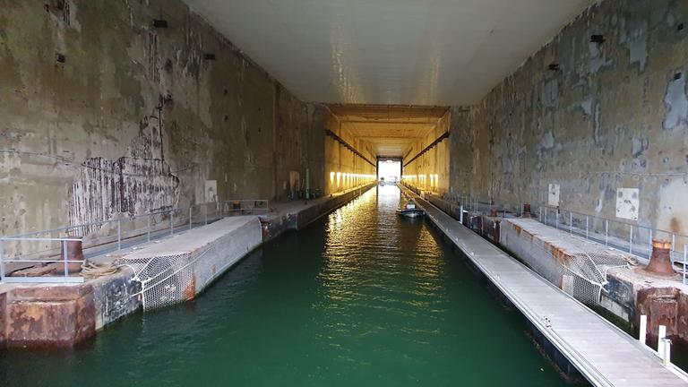 "Geheime Bunker - Angst vor dem Atomkrieg": Der Innenraum vom U-Boot Bunker Keroman 3 in Lorient.