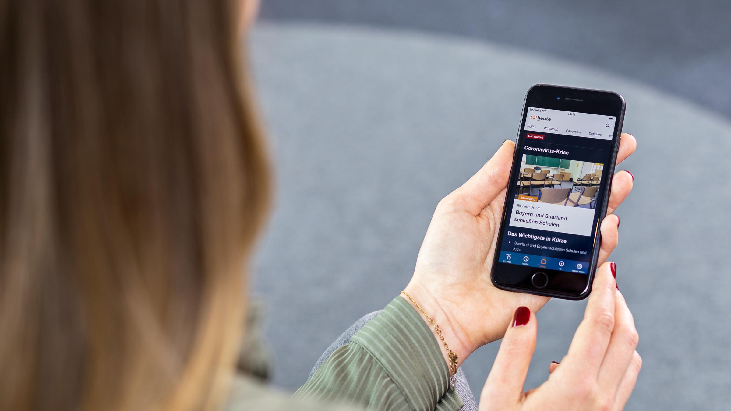 Die neue ZDFheute-App bietet einen übersichtlicheren Zugang zu den Nachrichten des Tages.