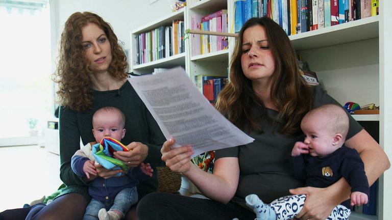 "Hass gegen LGBTQ – Von Diskriminierung und Widerstand": Familie Zarotti Zogg - Zwei Mütter mit jeweils einem Baby