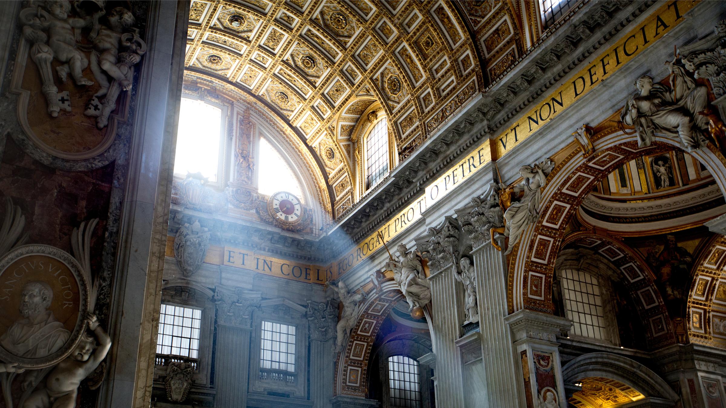 "Opus Dei - Die heilige Mafia?": Blick in den Innenraum einer Kirche.