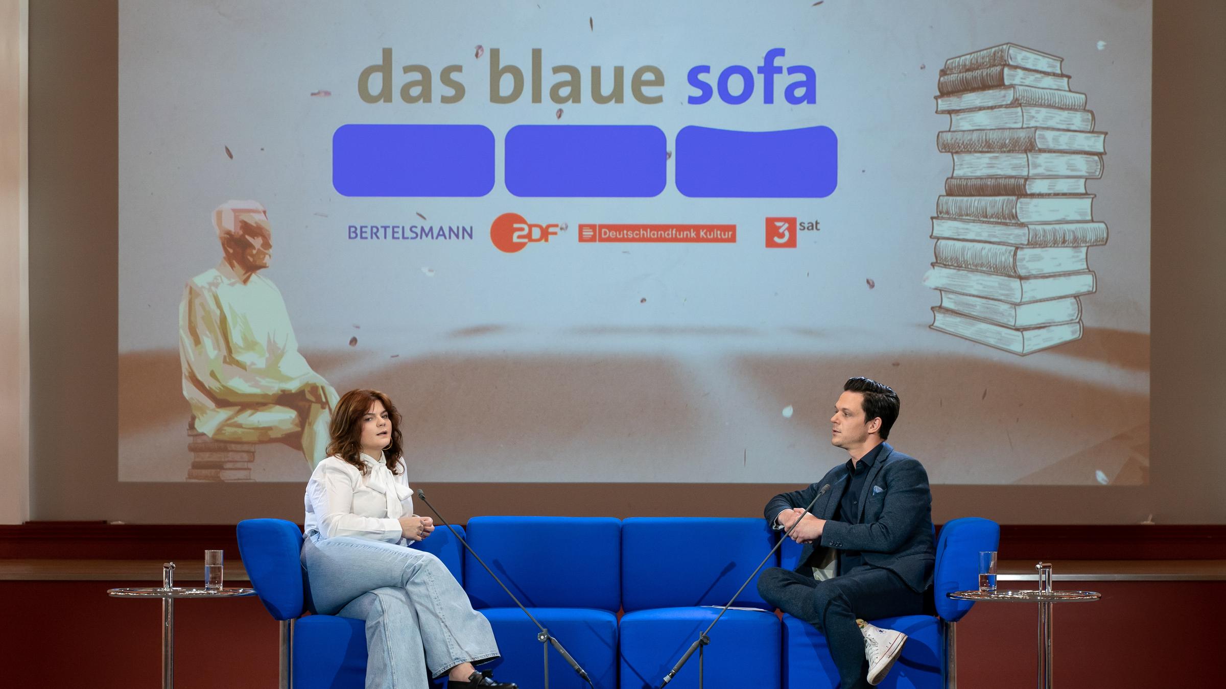 "Das Blaue Sofa": Sophie Passmann und Jo Schück
