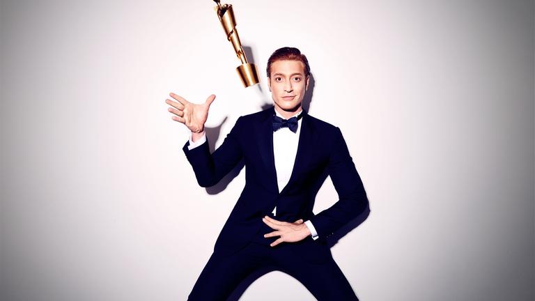 "Deutscher Filmpreis 2021": Daniel Donskoy mit der Lola 2021
