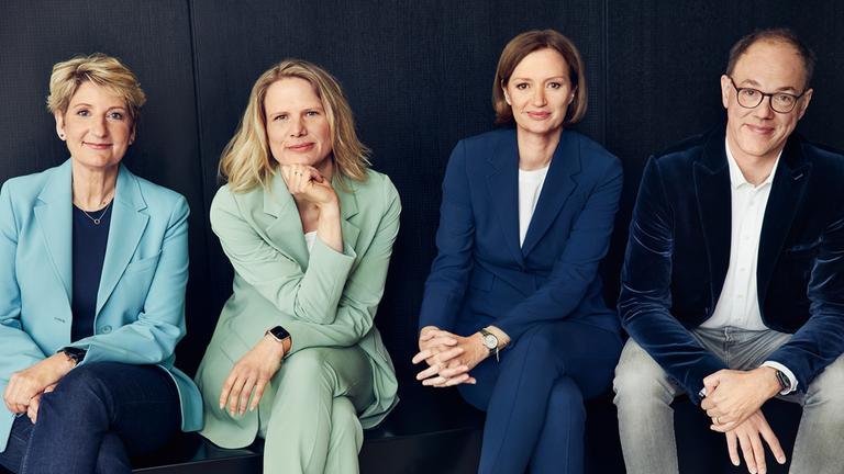 v.l.n.R.: Anne Gellinek, Dr. Nadine Bilke, Bettina Schausten, Frank Zervos