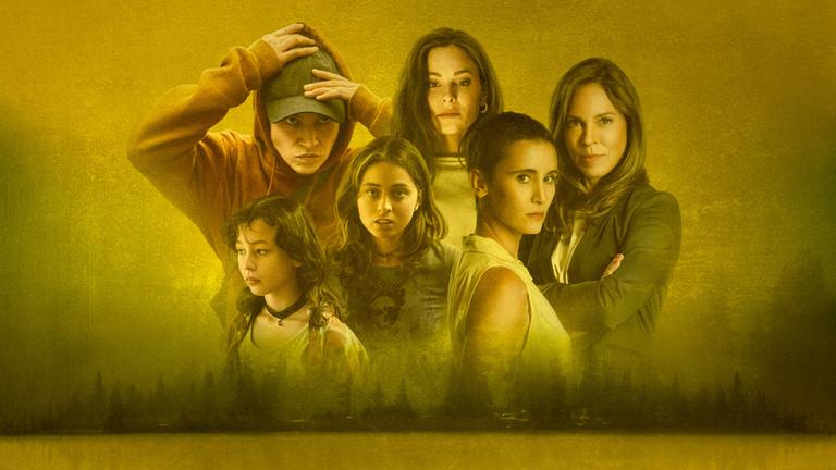 "Neuland": Von links: Zoe Brandt (Aennie Lade), Karen Holt (Franziska Hartmann), Lea Brandt (Lene Oderich), Sarah Reimers (Mina Tander), Marie Klein (Peri Baumeister), Anke Ritter (Anneke Kim Sarnau)