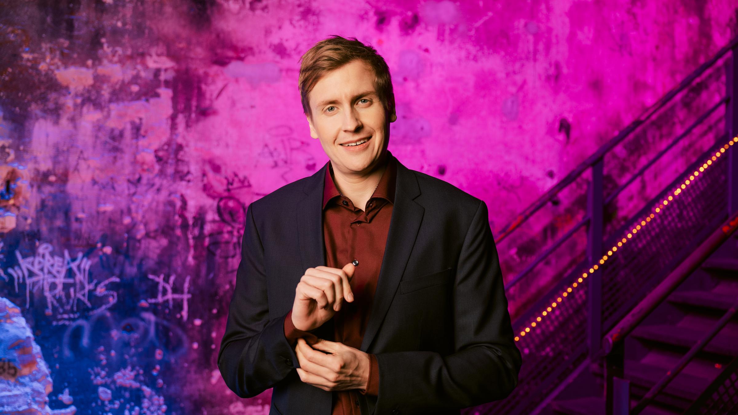 "Till Reiners‘ Happy Hour": Till Reiners in der Studio-Deko