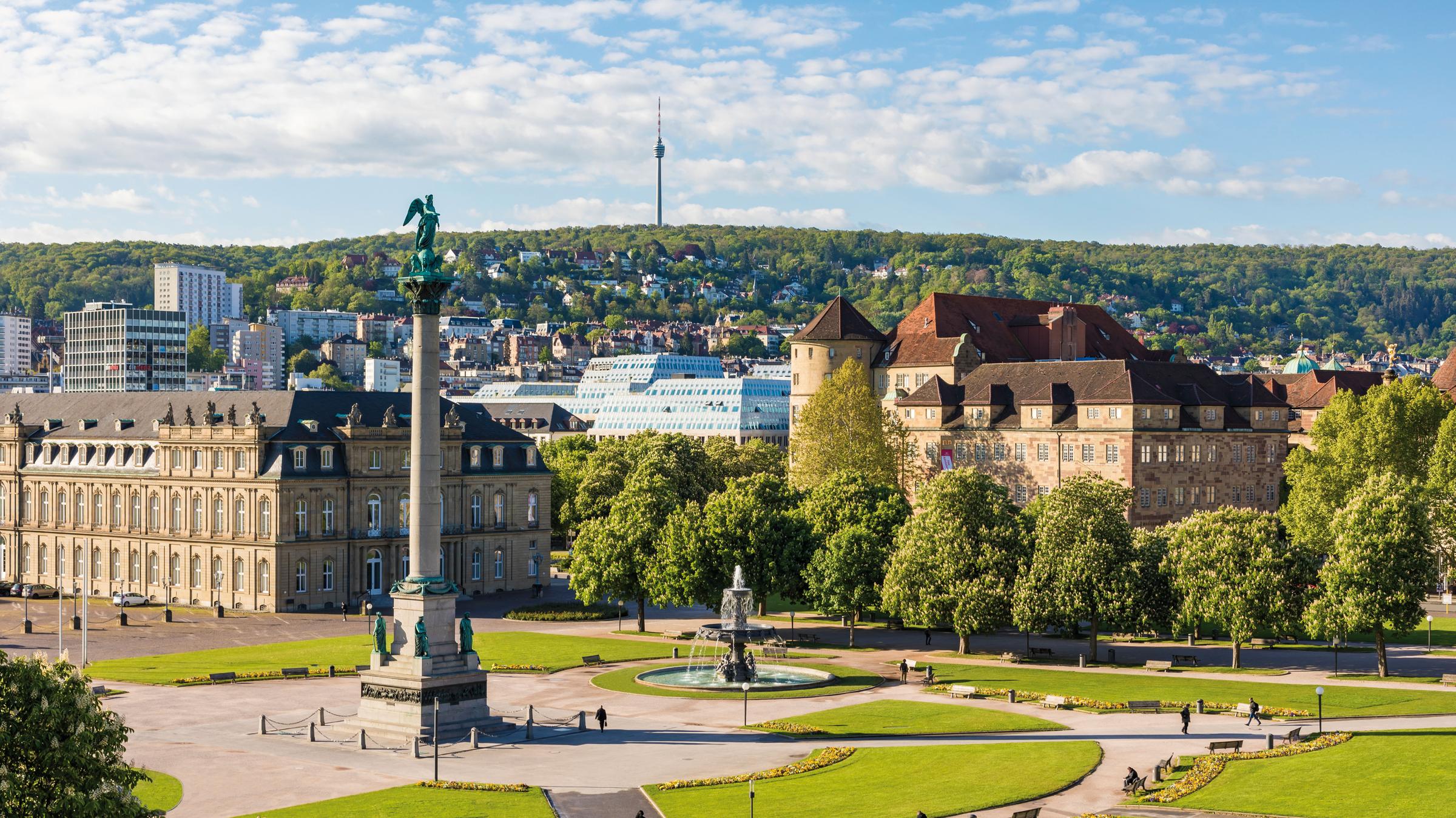 "Bericht vom Katholikentag - Kann Kirche Zukunft?": Der Schlossplatz in Stuttgart mit der Jubiläumssäule.