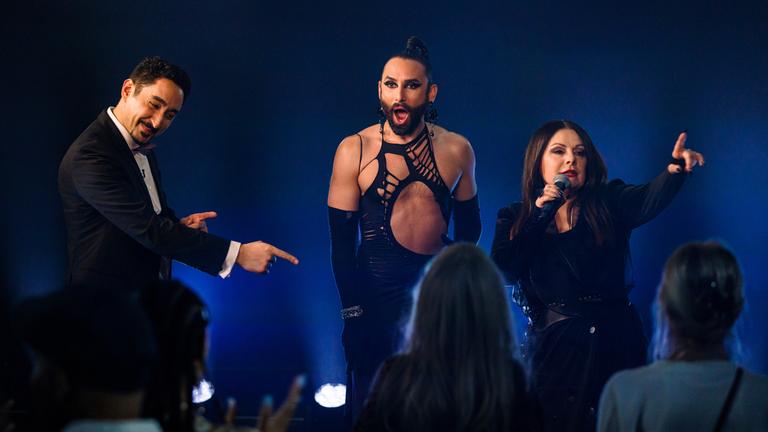 "Music Impossible": Von links: Rapper Eko Fresh, Moderator Tom Neuwirth und Schlagerstar Marianne Rosenberg im neuen Musikformat "Music Impossible"