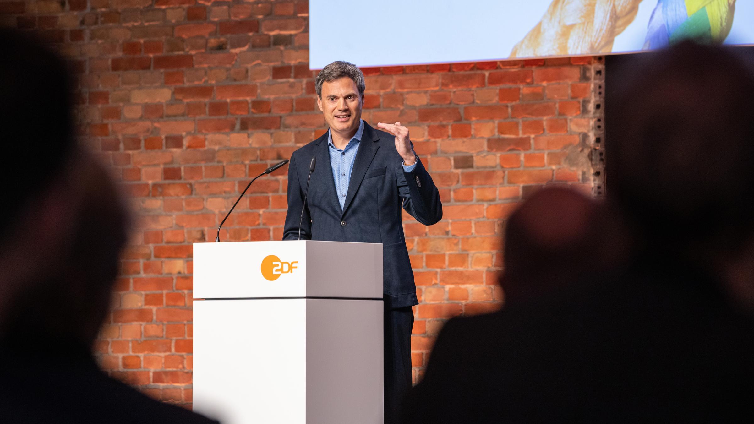 ZDF Tag der Produzentinnen und Produzenten 2022. Begrüßung und Vorstellung der Programmstrategie 2022 durch ZDF-Intendant Dr. Norbert Himmler. Aufgenommen am 20.09.2022 im WECC Berlin. Westhafen Event & Convention Center in der Westhafenstraße 1 in Berlin.