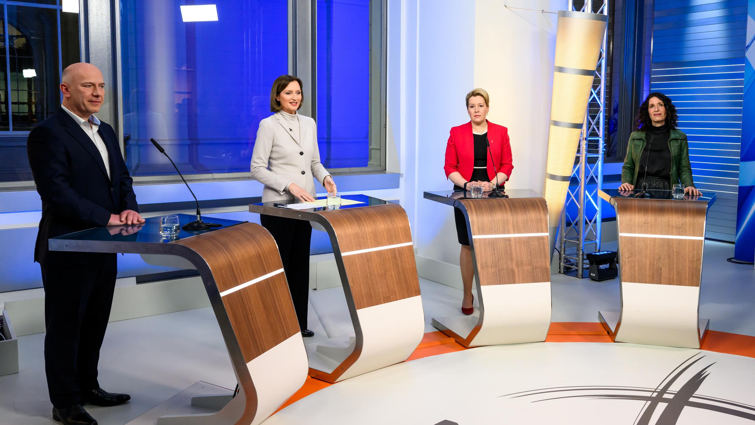 Wahl in Berlin, 12.2.2023: V.l.n.r.: Kai Wegner, Bettina Schausten, Franziska Giffey, Bettina Jarasch im ZDF-Wahlstudio