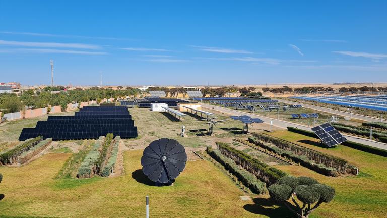 "planet e.: Kampf ums Klima - Fakten und Fiktionen": Blick von oben auf den Green Energy Park in Marokko.