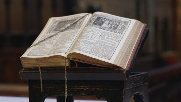 "Die Zeugen Jehovas": Das Bild zeigt ein aufgeschlagenes Buch.