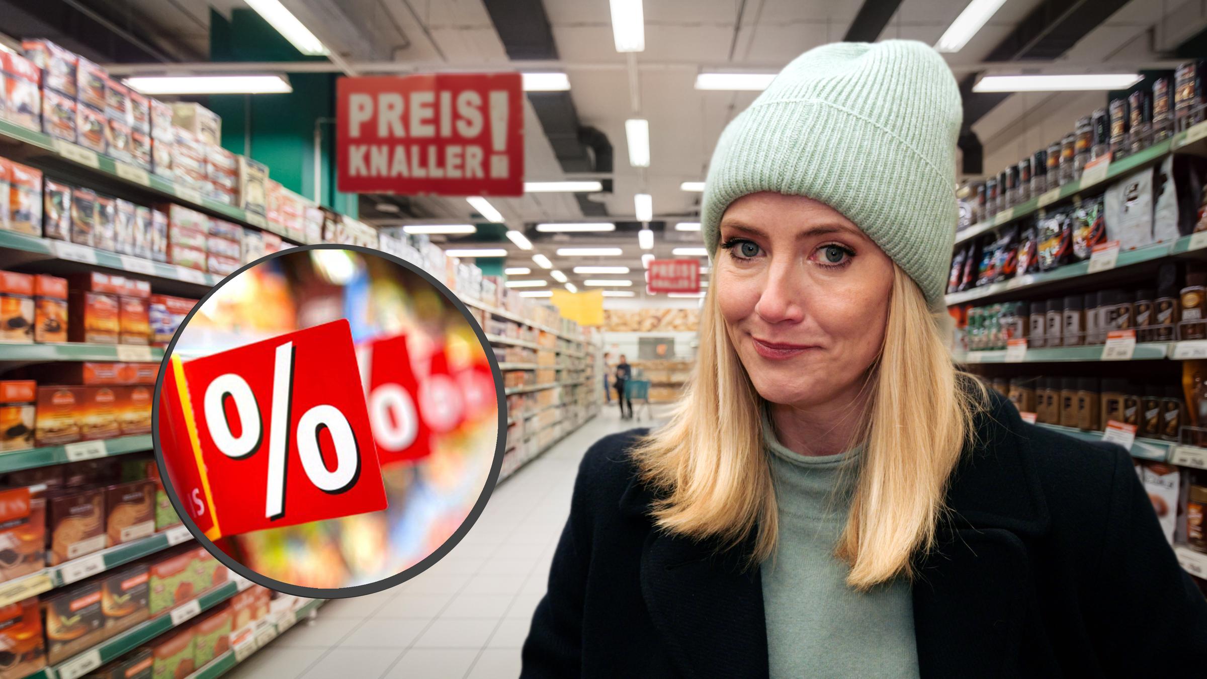 "Die Tricks der Supermärkte - mit Pia Osterhaus": Zwischen zwei Supermarktregalen mit Schnäppchenschildern steht Pia Osterhaus, eine junge blonde Frau mit Strickmütze, und lächelt leicht skeptisch in die Kamera.